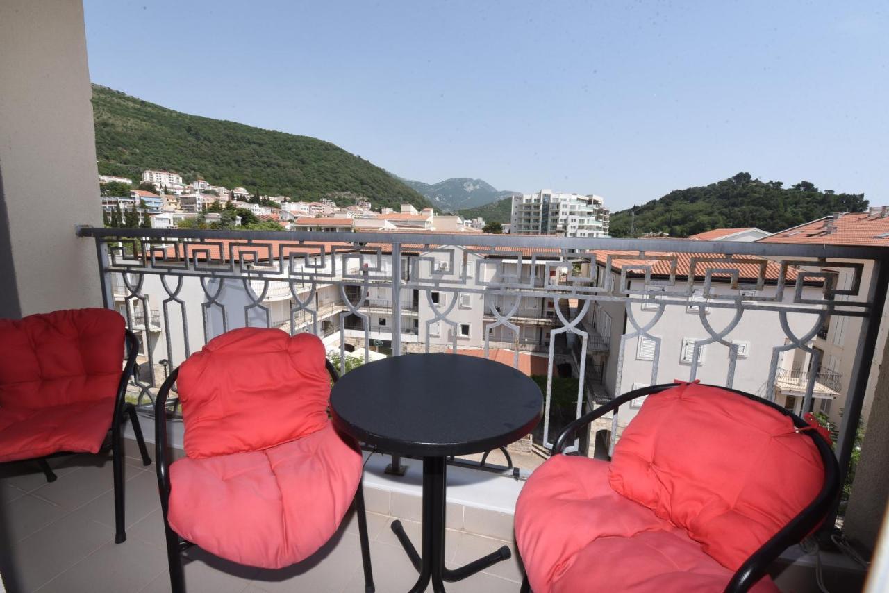 Apartamenti Enjoy Daire Petrovac Dış mekan fotoğraf