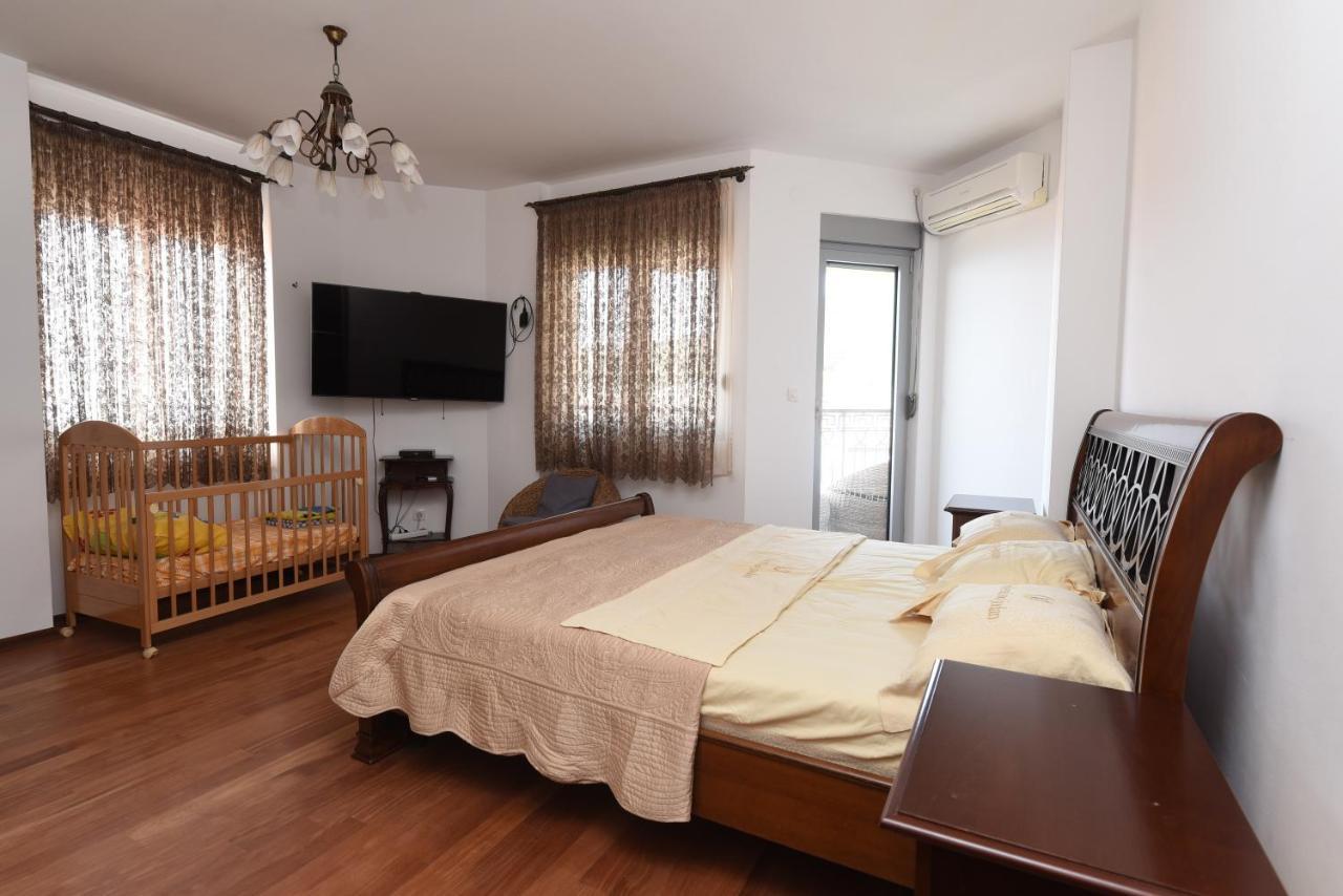 Apartamenti Enjoy Daire Petrovac Dış mekan fotoğraf